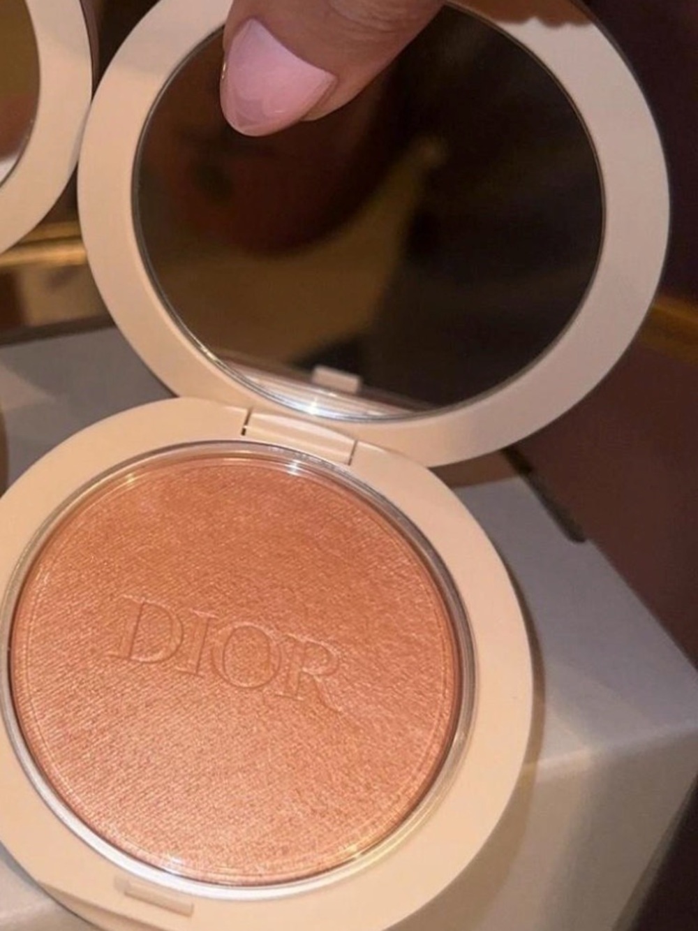 Dior Highlighter - Picture 2 of 4